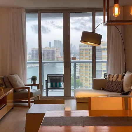 Miami Apt With Amazing Views & Kitchen